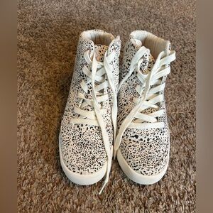 Roxy animal print wedge sneakers size 8.5